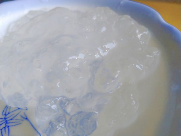 片栗粉・砂糖・水で作った、なんちゃってわらびもち